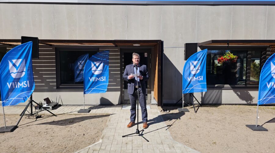 Atso Matsalu Randvere noortekeskuse avamisel kõnet pidamas